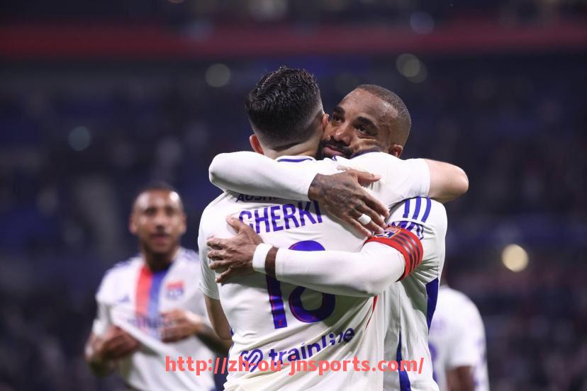 JN江南体育-法甲经典德比赛事回顾：里昂VS马赛等宿敌交锋全纪录